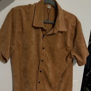 Mens solid corduroy chest pocket short sleeve shirt